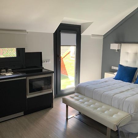 Hostal El Rocio Паракуейос де Харама Екстериор снимка
